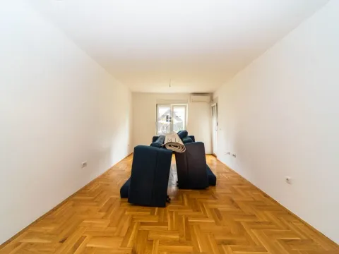 Prodaja, jednosoban stan, 52m², Tuški Put, Podgorica - image 2
