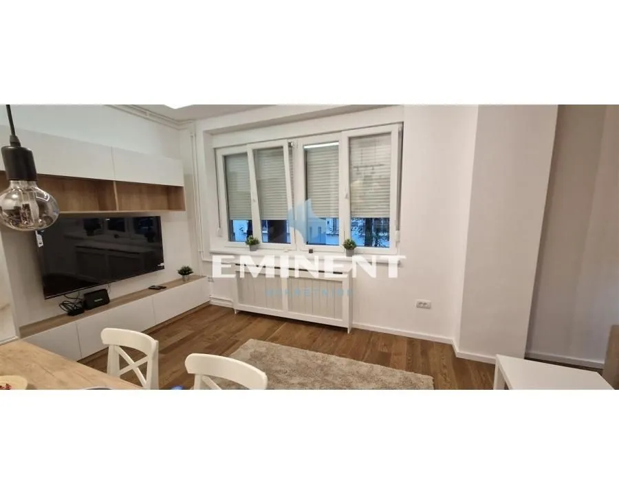 Izdavanje, stan, 28m², Stari Grad, Beograd