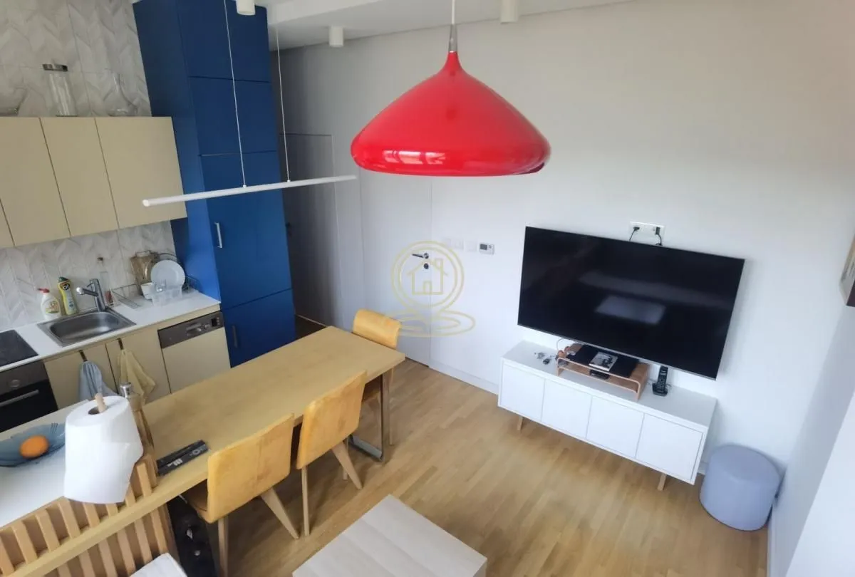 Izdavanje, trosoban stan, 60m², Skadarlija, Beograd