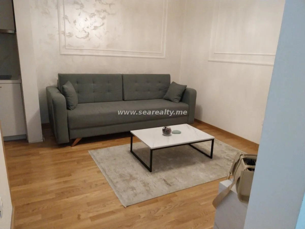 Rent, one bedroom apartment, 37m², Bečići, Budva