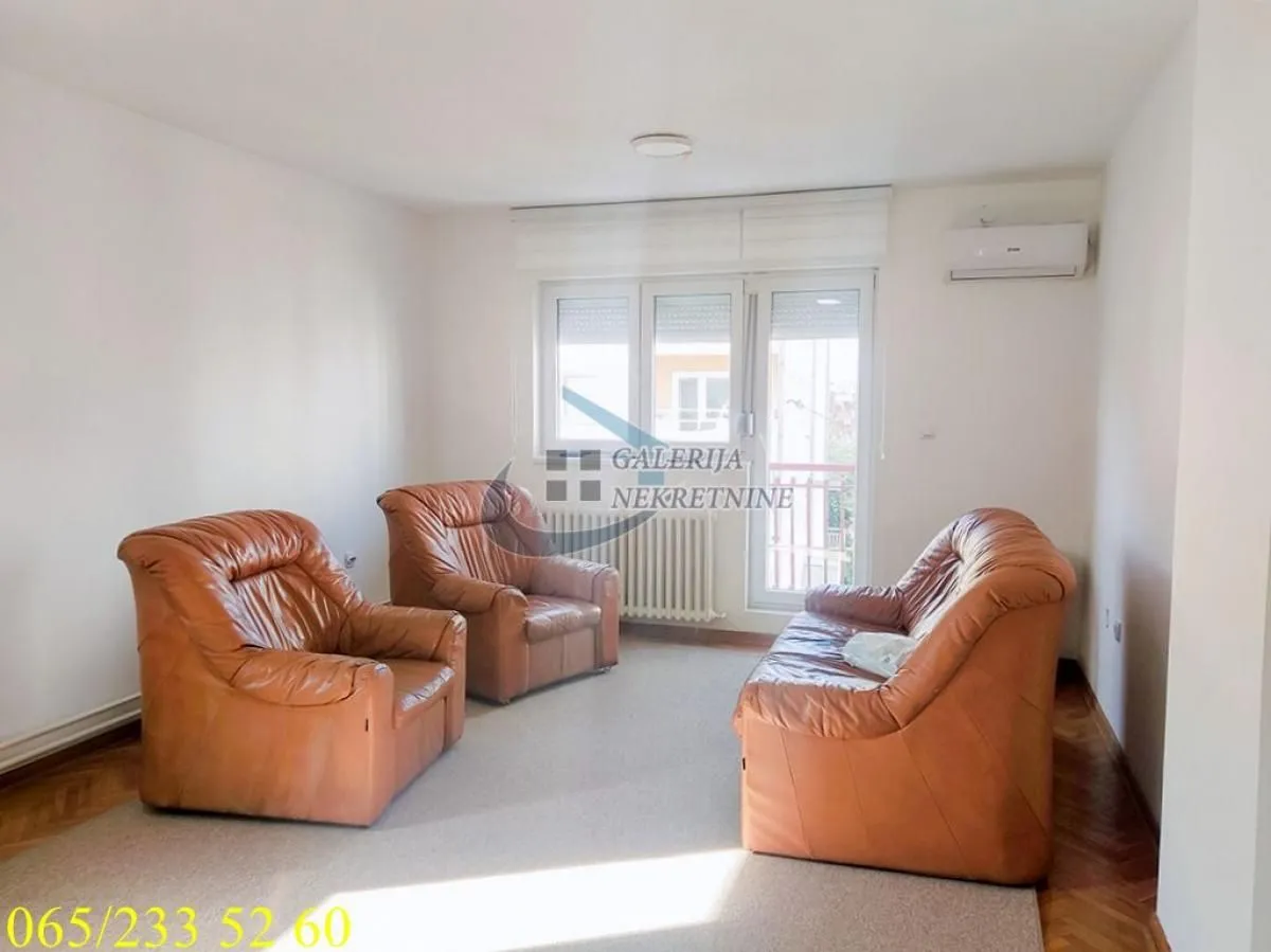 Rent, four bedroom apartment, 135m², Čukarica, Beograd