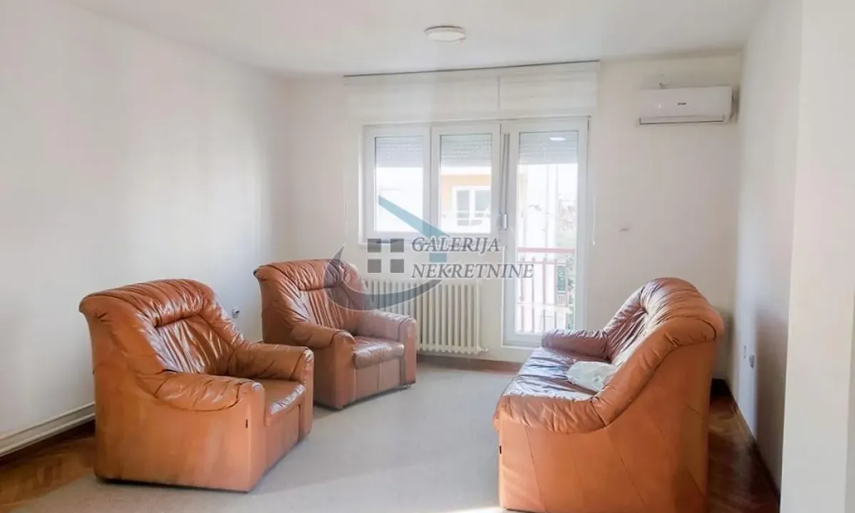 Rent, four bedroom apartment, 135m², Čukarica, Beograd