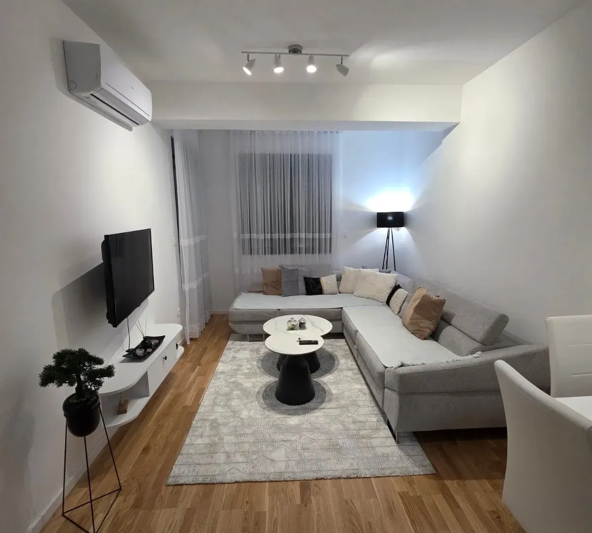 Rent, one bedroom apartment, 42m², Stari Aerodrom, Podgorica