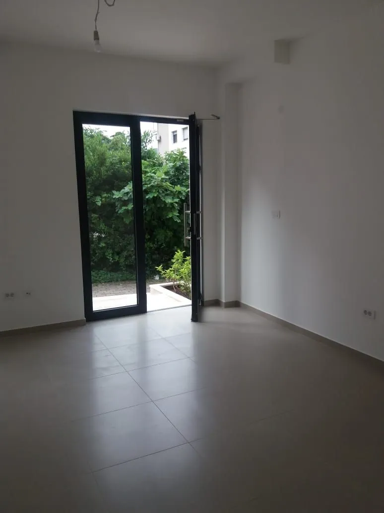 Rent, office space, 80m², Dobrota, Kotor