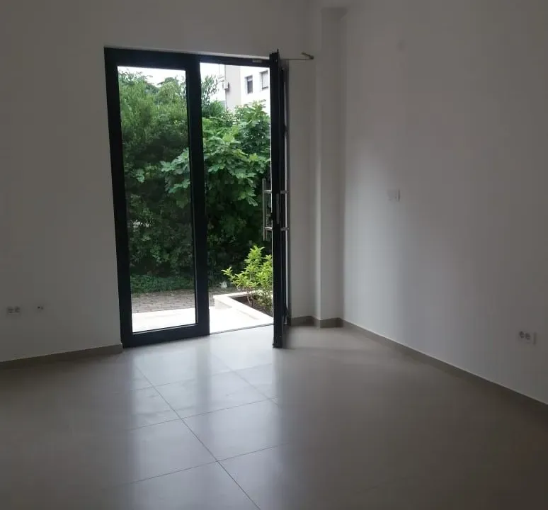 Rent, office space, 80m², Dobrota, Kotor