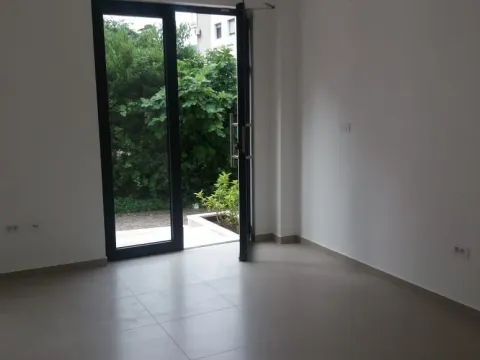 Poslovni prostor in Dobrota