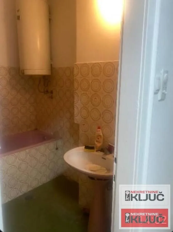 Prodaja, dvosoban stan, 50m², Centar, Novi Sad