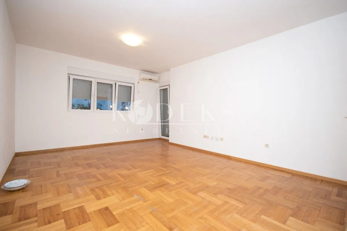 Rent, one bedroom apartment, 50m², Pobrežje, Podgorica