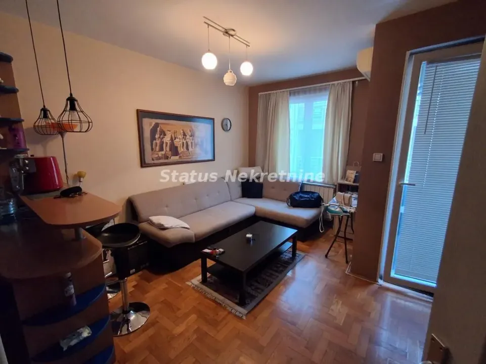 Izdavanje, jednosoban stan, 35m², Centar, Novi Sad