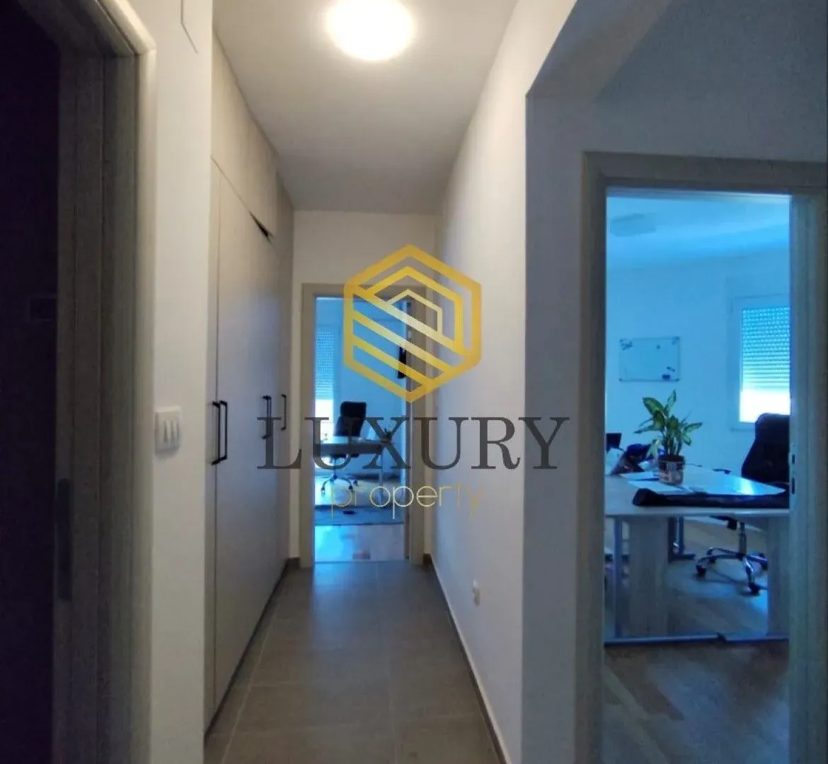 Izdavanje, dvosoban stan, 103m², Zabjelo, Podgorica