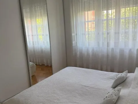 Izdavanje, jednosoban stan, 55m², Centar, Podgorica - image 11