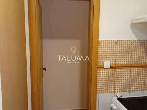 Prodaja, dvosoban stan, 70m², Stari Aerodrom, Podgorica - image 7