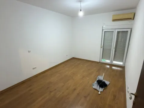 Izdavanje, poslovni prostor, 74m², Donja Gorica, Podgorica - image 8