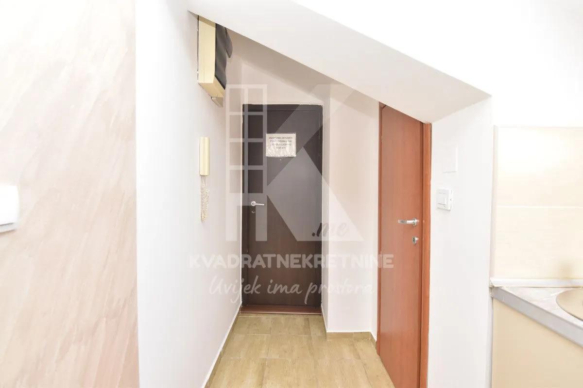 Izdavanje, jednosoban stan, 38m², 1 maj, Podgorica