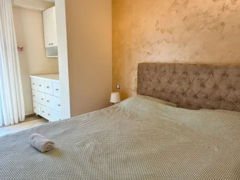 Sale, one bedroom apartment, 74m², Dobrota, Kotor - image 5