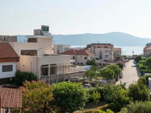 Izdavanje, jednosoban stan, 40m², Centar, Tivat - image 11