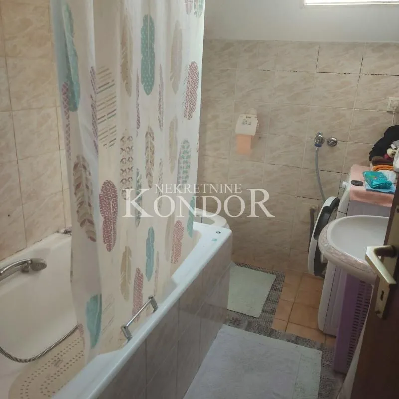 Prodaja, kuća, 250m², Stari Banovci, Stara Pazova