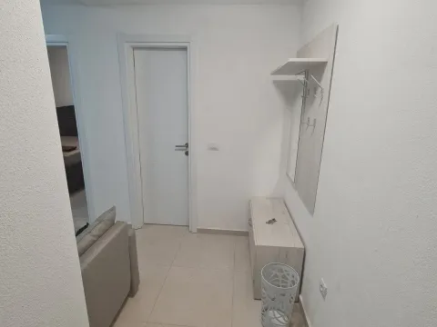 Izdavanje, jednosoban stan, 37m², Bjeliši, Bar - image 3