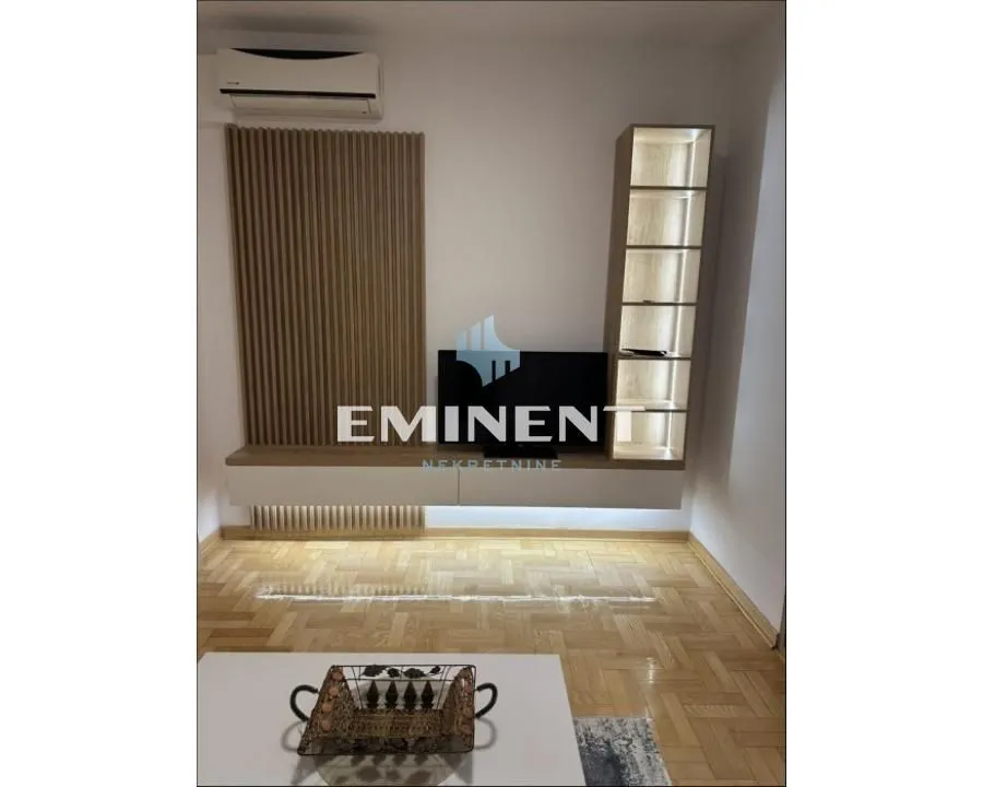 Izdavanje, jednosoban stan, 30m², Stari Grad, Beograd