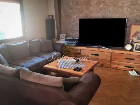 Izdavanje, kuća, 165m², Sremska Kamenica, Petrovaradin - image 6