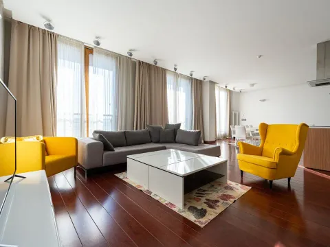 Rent, three bedroom apartment, 204m², Kod Capital Plaze, Podgorica - image 4