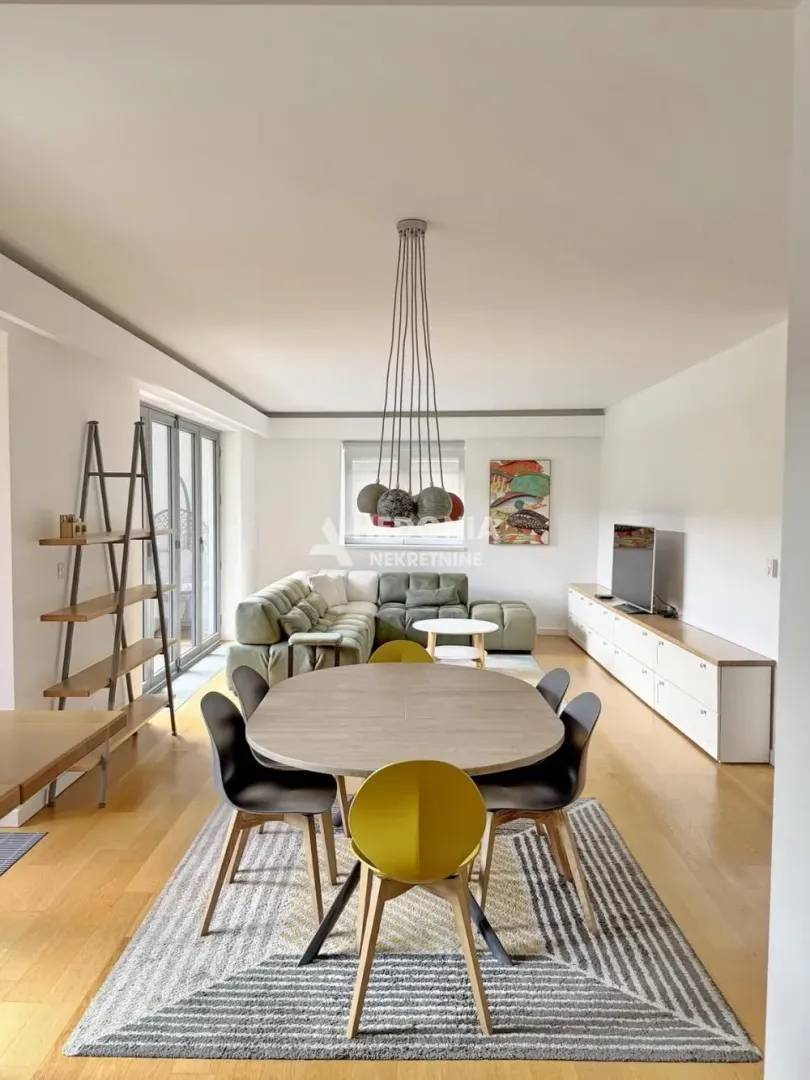 Izdavanje, četvorosoban stan, 117m², Novi Beograd Blok 65, Novi Beograd Sve Podlokacije