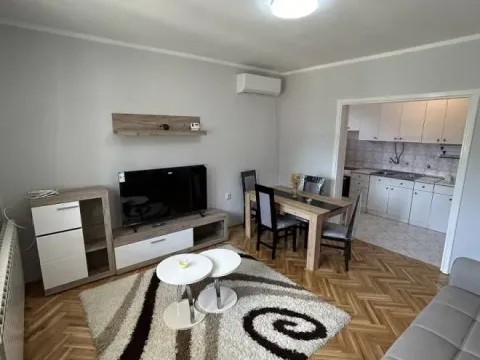 Rent, three bedroom apartment, 85m², Zeleno Brdo, Zvezdara Sve Podlokacije - image 2