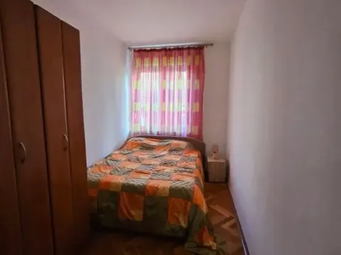 Izdavanje, dvosoban stan, 65m², Centar, Podgorica - image 2
