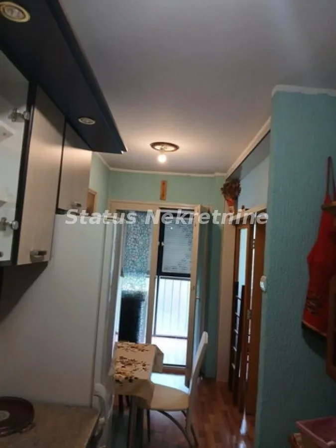 Izdavanje, trosoban stan, 60m², Banatić, Novi Sad Sve Podlokacije