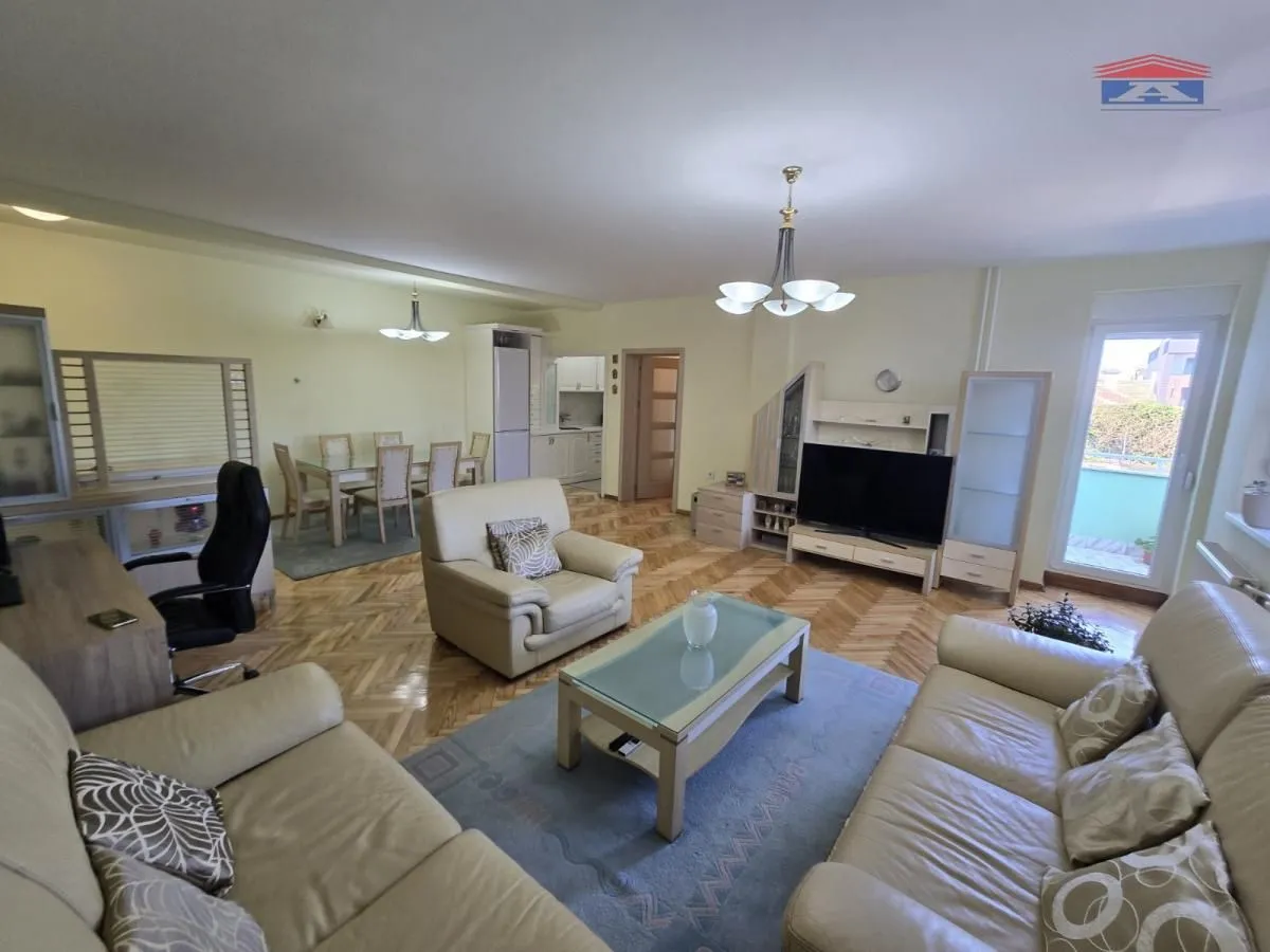 Sale, three bedroom apartment, 80m², Adamovićevo Naselje, Novi Sad Sve Podlokacije