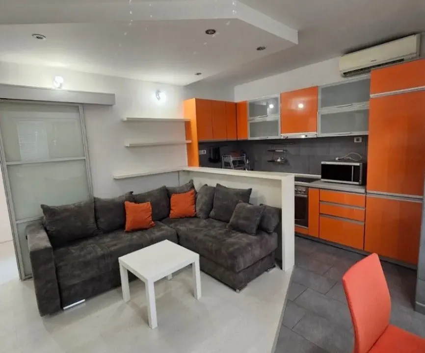 Rent, two bedroom apartment, 66m², Dobrota, Kotor