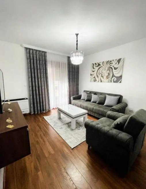 Izdavanje, dvosoban stan, 70m², Master Kvart, Podgorica