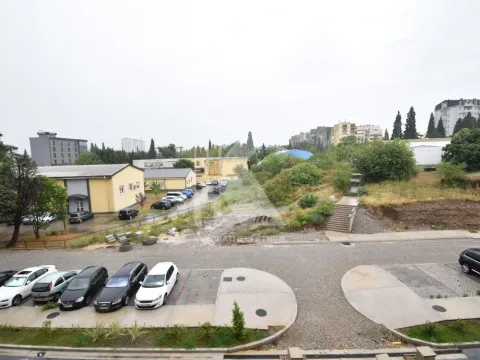 Rent, office space, 49m², Ljubović, Podgorica - image 11