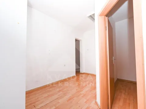 Rent, office space, 60m², Stara Varoš, Podgorica - image 3