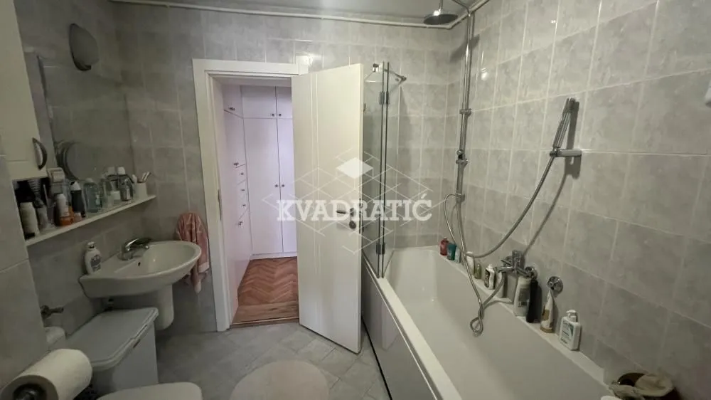 Prodaja, stan, 150m², Voždovac Sve Podlokacije, Beograd