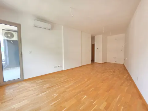 Sale, one bedroom apartment, 45m², Bečići, Budva - image 16