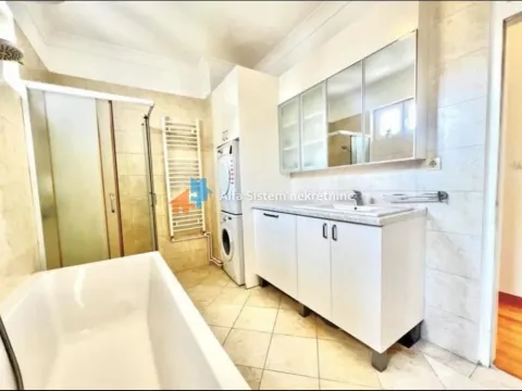 Izdavanje, trosoban stan, 100m², Stari Grad, Beograd - image 17