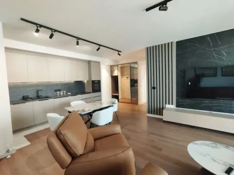 Izdavanje, četvorosoban stan, 116m², Savski Venac, Beograd - image 4