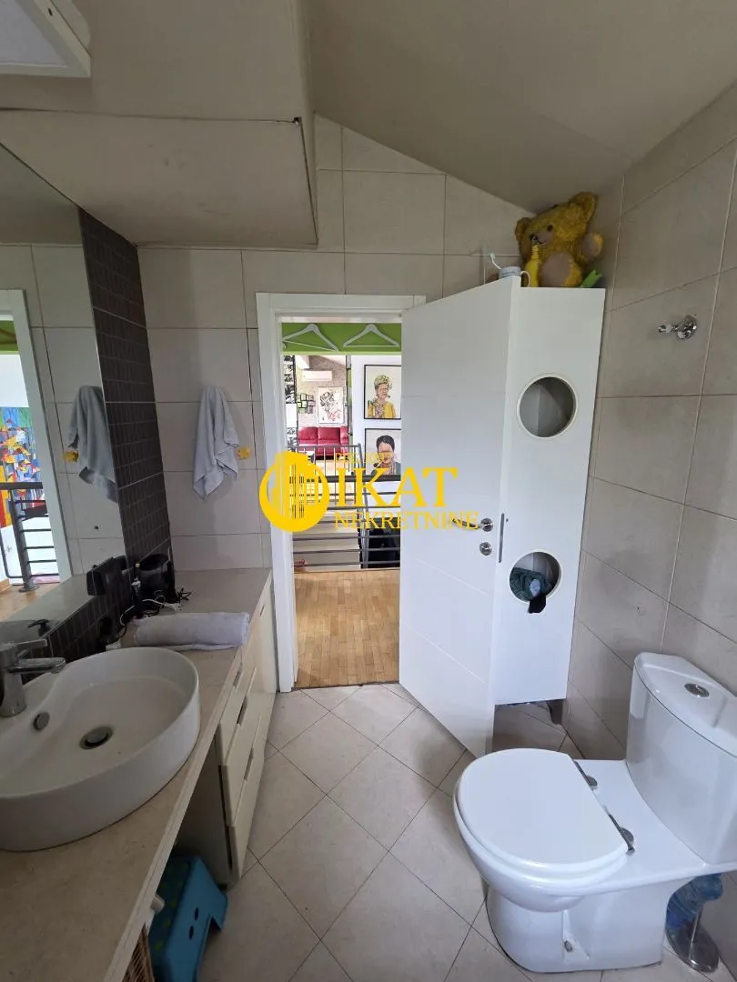 Sale, three bedroom apartment, 78m², Neimar, Vračar Sve Podlokacije