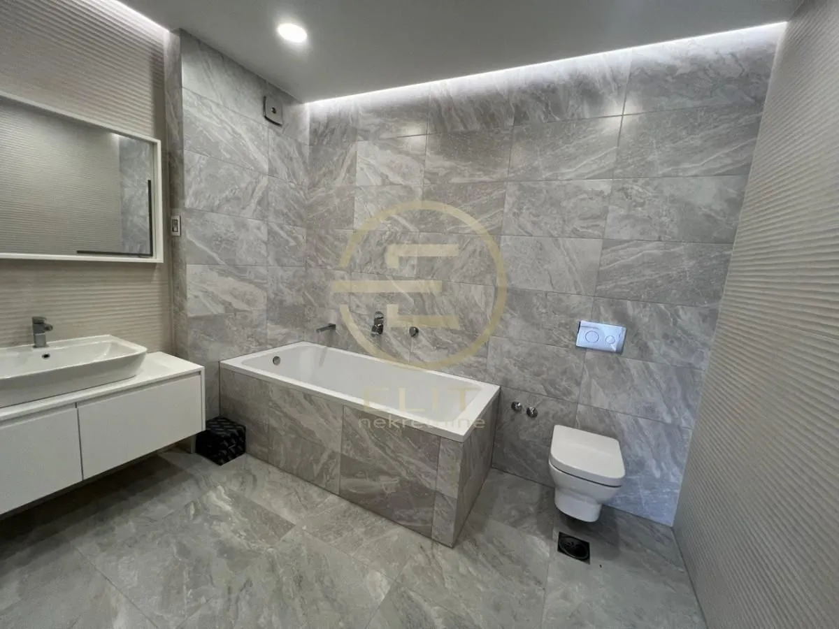 Rent, office space, 181m², Petrovaradin, Novi Sad