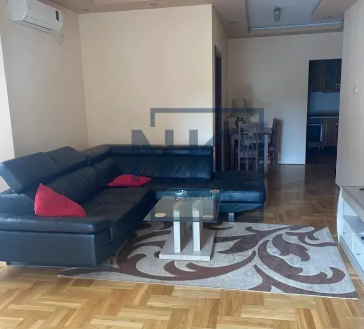 Izdavanje, dvosoban stan, 63m², 1 maj, Podgorica