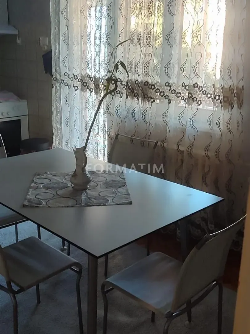 Rent, four bedroom apartment, 90m², Čukarica, Beograd