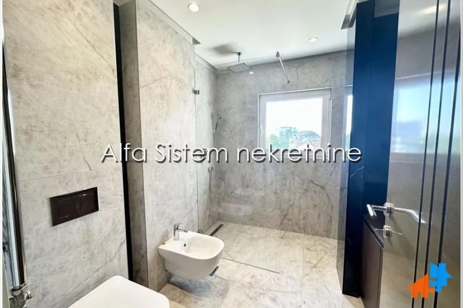 Prodaja, četvorosoban stan, 147m², Banovo Brdo, Beograd