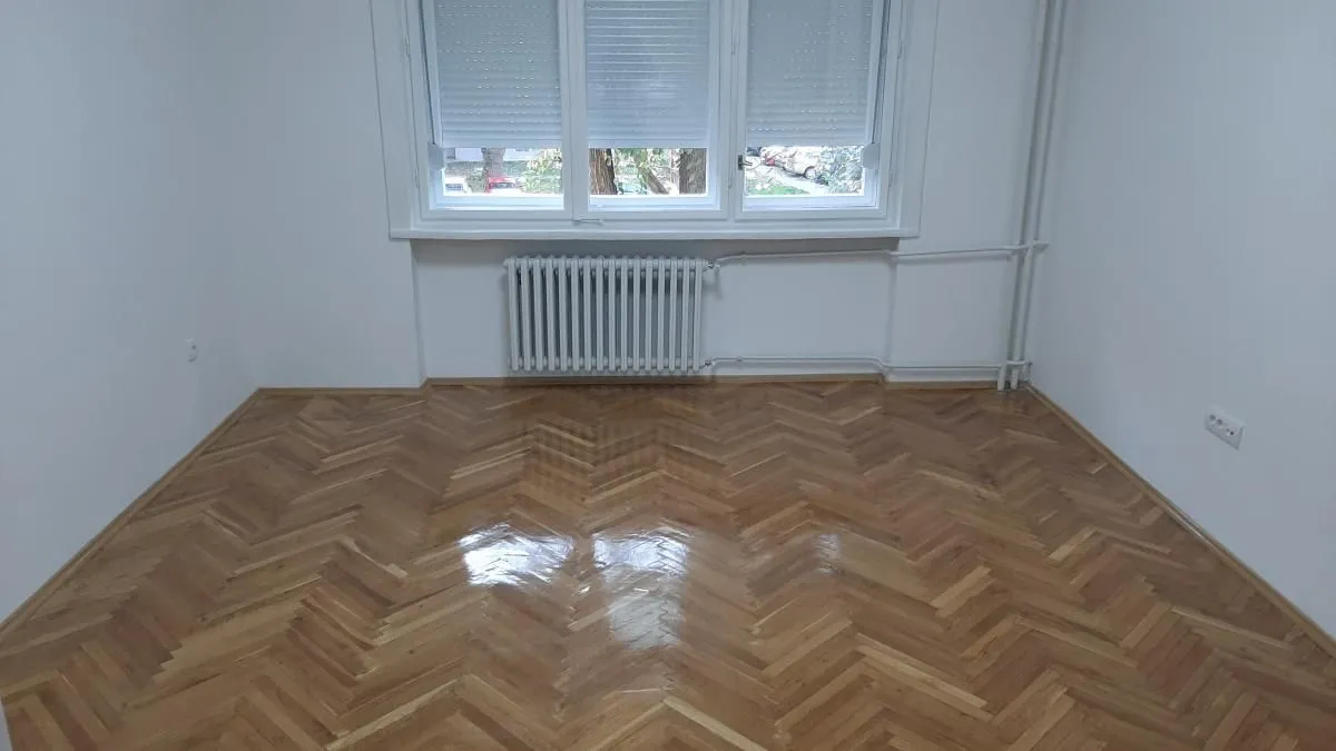 Izdavanje, trosoban stan, 105m², Centar, Novi Sad