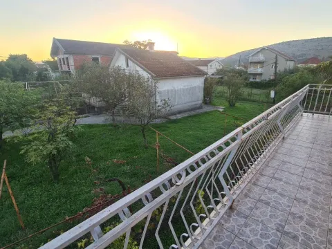 Izdavanje, dvosoban stan, Podgorica, Crna Gora - image 3