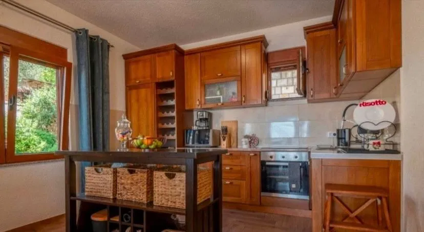 Sale, house, 500m², Centar, Bar