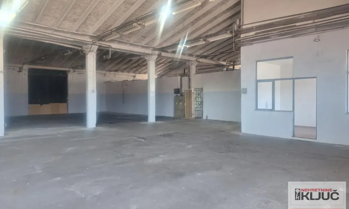 Rent, office space, 415m², Salajka, Novi Sad Sve Podlokacije