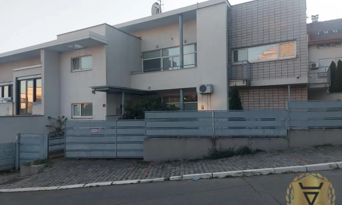Izdavanje, kuća, 350m², Savski Venac, Beograd