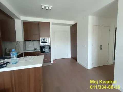 Izdavanje, trosoban stan, 72m², Savski Venac, Beograd - image 3