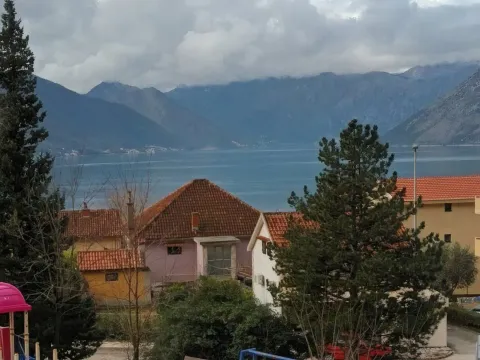 Rent, one bedroom apartment, 62m², Sveti Stasije, Kotor - image 1